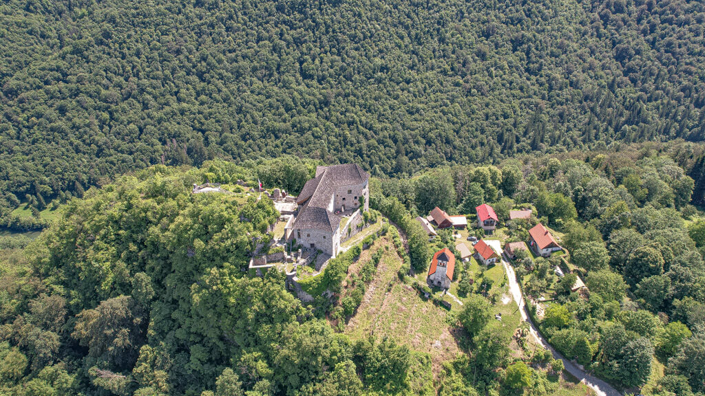 Grad Kostel v Kolpski dolini (462 m)